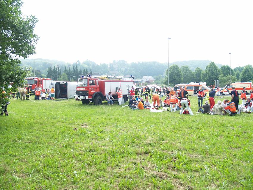 Schwerer Unfall mit Reisebus Lohmar Donrather Dreieck P019.JPG